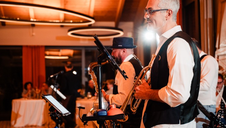 APERITIVO CON MUSICA DAL VIVO DEI CON I FUNK THE MALL BAND